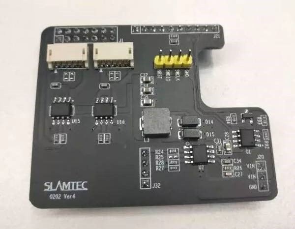 簡單來說，電機驅動板就是讓機器人底盤動起來的”能量中轉站”。